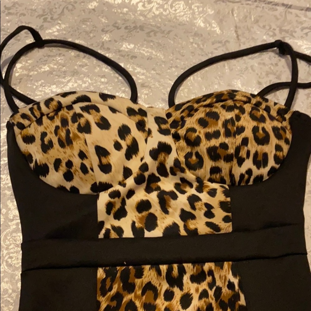 Dress - Picture 3 of 4
